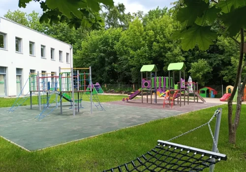 Rodzice chcieli ratować żłobek i przedszkole. Kraków nie przejmie terenu