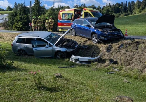 Zderzenie dwóch samochodów na DK84 na Podkarpaciu. Są ranni