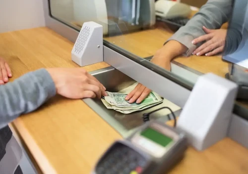Masz stare dokumenty z pracy? Nie wyrzucaj ich. Mogą podwyższyć emeryturę z ZUS