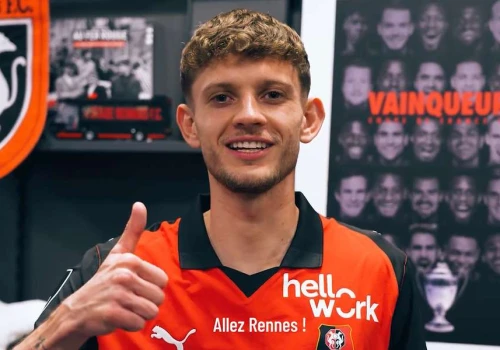 Szymański huknął PSG. Kapitalny gol Polaka na otwarcie sezonu