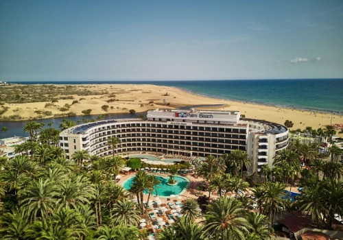 Podróże śladami kultowego designu. W tym kanaryjskim hotelu królują różowe lata 70.