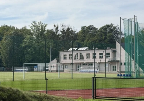 Remont stadionu w Wieluniu na finiszu. W połowie września z obiektu mają już korzystać lekkoatleci. Piłkarze poczekają do wiosny
