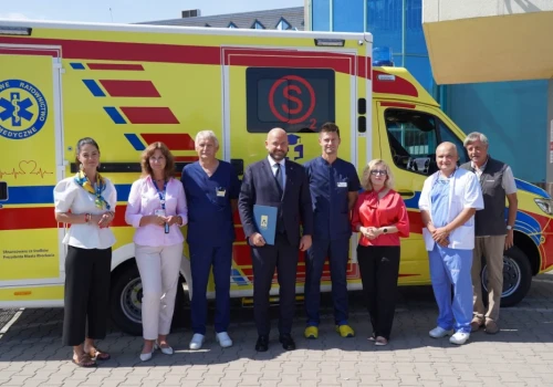 Pierwszy taki ambulans w Polsce. USK Wrocław uruchamia mobilny Shock Team