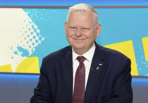 Co on wygaduje?! Kuriozalny występ Suskiego, magle rzucił: „Ślub z krokodylem”. „Noc poślubna była…”