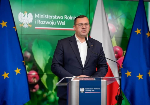 Dopłaty do paliwa i nawozów razem. Minister mówi o fakturach za sierpień