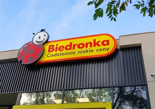 Gang Zaradniaków już w Biedronce. Tyle trzeba wydać na jedną naklejkę