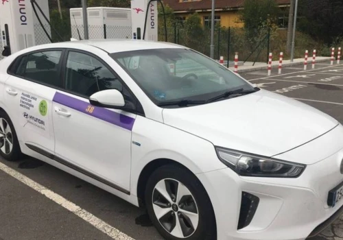 Oto Hyundai Ioniq Electric z przebiegiem 438 000 km. Kolejny dowód, że elektryki to odpowiedniki Mercedesa-beczki