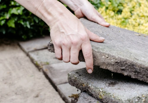 Na potęgę wyrywają betonowe płyty. Usunęli ich miliony, są nawet zawody