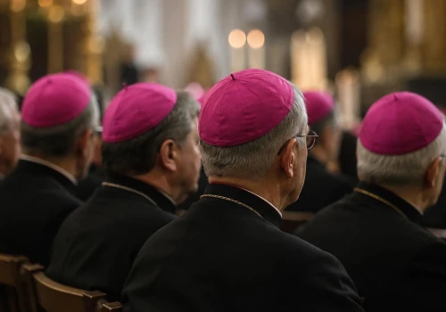 Biskupi uderzają w MEN. „Z troską i niepokojem”. Chodzi o zmiany od 1 września
