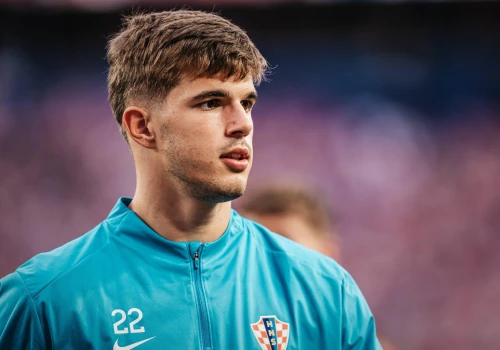 Były piłkarz Radomiaka z debiutem w Premier League. Tyle zarobił polski klub