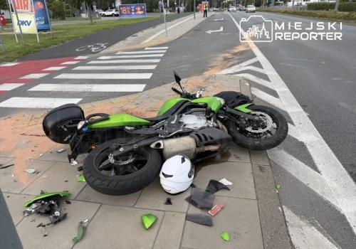 Poważny wypadek na Bielanach. Motocyklista nieprzytomny w stanie ciężkim