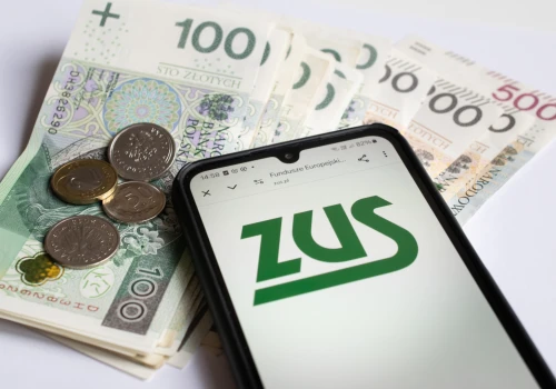 4353 zł miesięcznie bez względu na dochód. Przelewy na konta już 2 września