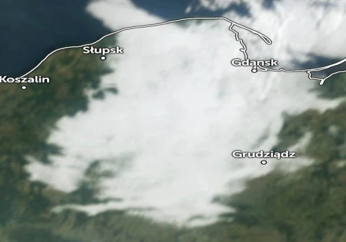 Satelita wykrył białe plamy nad Polską. Wydano pilny komunikat