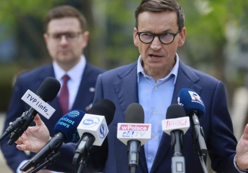 W PiS są wściekli na Morawieckiego. Uważają, że kradnie ich pomysły