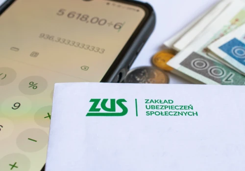 Tyle teraz trzeba zarabiać, by mieć 5 tys. zł emerytury. Przepaść między kobietami a mężczyznami