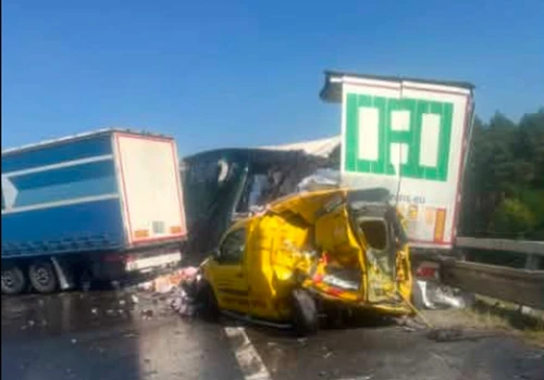 Kolejna śmierć kierowcy ciężarówki. Zmieniali koło, zginęli na S8