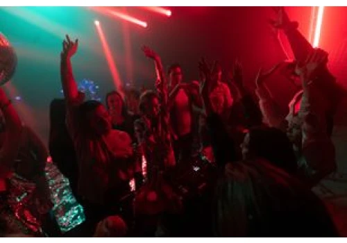 Klub Imperium w Śremie. Pamiętacie imprezy w tym miejscu? Przypominamy jedną z nich z 2008 r. Za konsolą stanął wówczas DJ NeeVald.