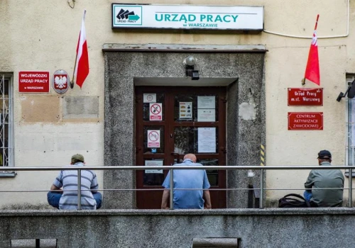Liczba bezrobotnych wzrosła. Stopa bezrobocia pozostała bez zmian
