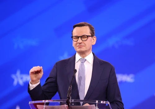 Rozwój Plus łowi w centrum, ale nic nie bierze. Morawiecki nie będzie nową trzecią drogą?