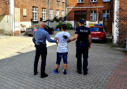Ukradł kosmetyki i zaatakował ekspedientkę. 46-latek zatrzymany