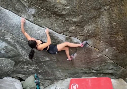 Zélia Avezou robi „New Base Line” 8B+