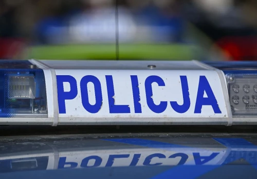 Policjant oskarżony o przekroczenie uprawnień. Miał złamać nos zatrzymanemu mężczyźnie