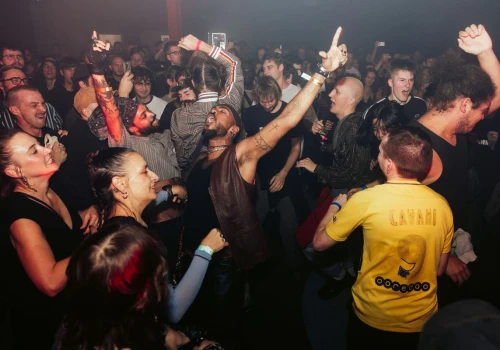Zabytkowe kościoły, lasy i nieczynne elektrownie. 8 festiwali muzycznych w Europie, które warto znać