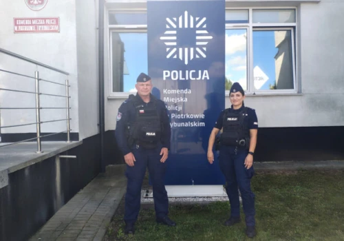 Piotrków: Dramatyczna akcja na torach. Policjanci wyciągnęli 20-latka tuż sprzed nadjeżdźącego pociągu