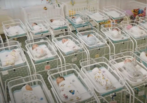 Kontrowersyjna klinika surogacyjna z Kijowa przyjeżdża do Warszawy. 