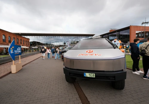 Cybertruck droższy w USA o 5 tys. USD. Model czeka wciąż na unijną homologację
