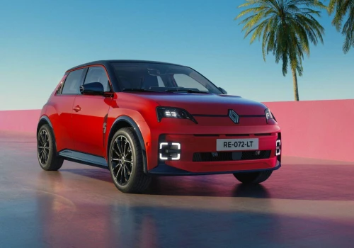 Renault 5 E-Tech electric przechodzi zmiany. Większy zasięg, nowe kolory i funkcje