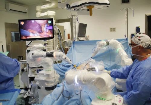 Szpital Śląski w Cieszynie rozpoczął operacje z wykorzystaniem robota Versius