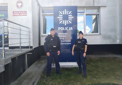 O krok od tragedii. Policjanci uratowali 20-latka leżącego na torach