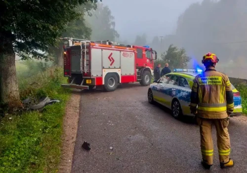 Śmiertelny wypadek pod Lejławkami Małymi. Auto wpadło do zbiornika wodnego