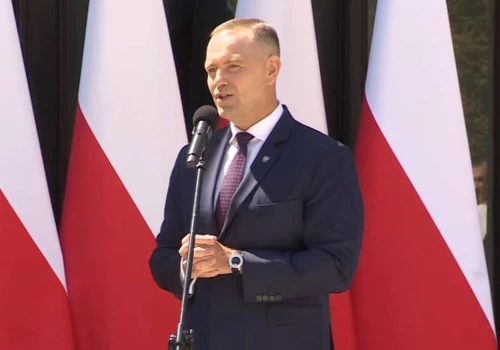 Polacy podzieleni ws. ruchu prezydenta. Opublikowano nowy sondaż