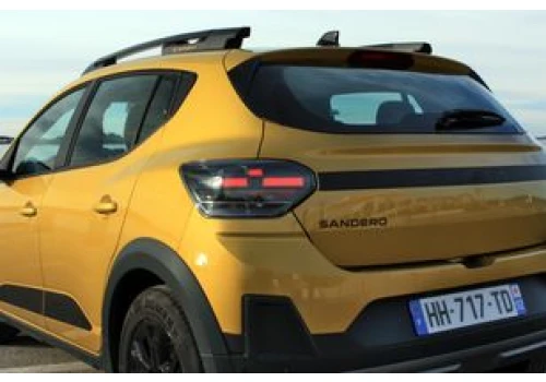 Dacia Sandero wraca na szczyt sprzedaży w Europie. Tesla z dużym spadkiem