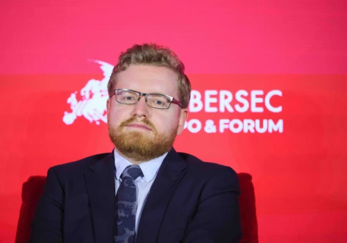 Państwo bezradne w walce ze scamem. Wiceminister przyznaje: są tylko dwa wyjścia