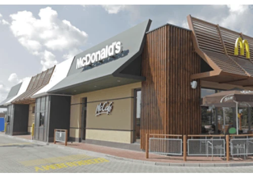 McDonald's kończy z miastami? To tu postawi nowe restauracje