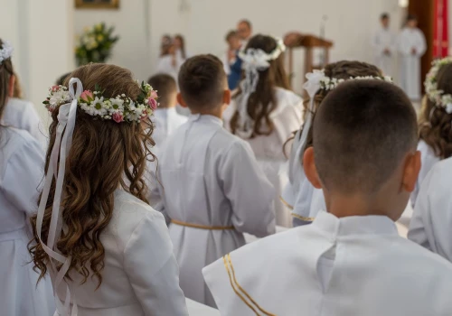Komunia dopiero za rok, a sale już zajęte. 