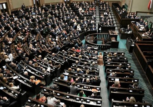 Sondaż IBRiS: KO z największym poparciem, najwięcej zyskuje Razem