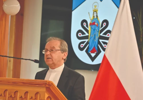 W świecie narcyzmu wybrał pokorę. Niezwykła historia ks. prof. Adama Maja