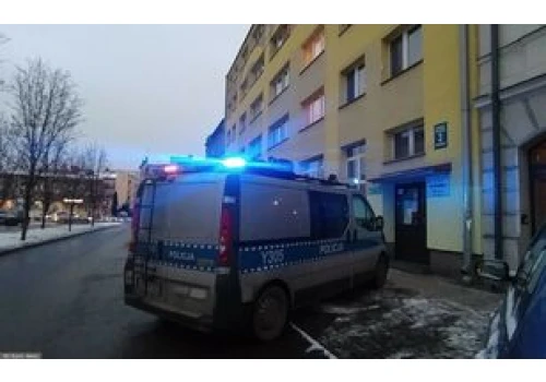 Sąsiedzi wyczuli nieprzyjemny zapach. Makabryczne odkrycie policji