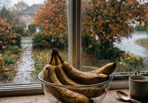 Ani w lodówce, ani w misce z owocami. Oto najlepszy sposób na przechowywanie bananów
