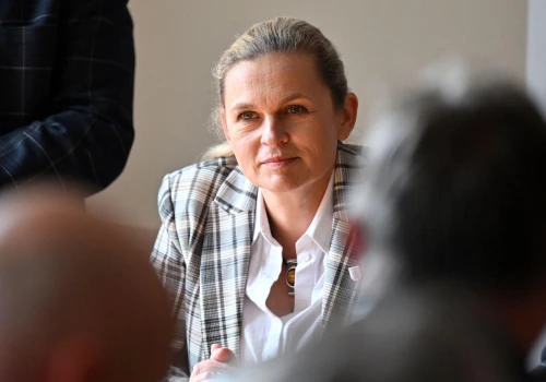 Nowacka kontra biskupi! „Chcą, żeby młodzież była bezbronna!”