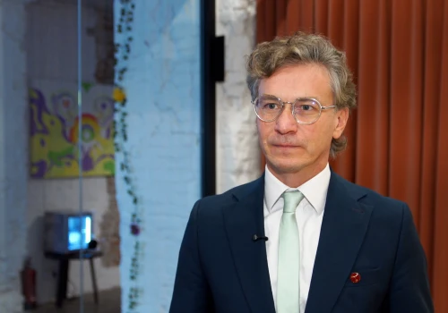 Prawie 90 proc. firm odczuwa wpływ sztucznej inteligencji. Branża wciąż uczy się nowych narzędzi