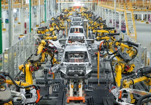 Chińskie samochody zalewają Europę. W dekadę produkcja wzrośnie do 1,5 mln aut