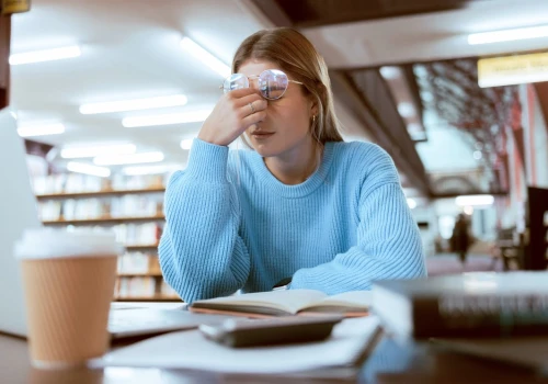 Przez lata odnosili zawodowe sukcesy, płacąc wysoką niewidzialną cenę. Zdradzają, co znaczy praca z ADHD. „Jakbym miała w głowie milion splątanych kabli”