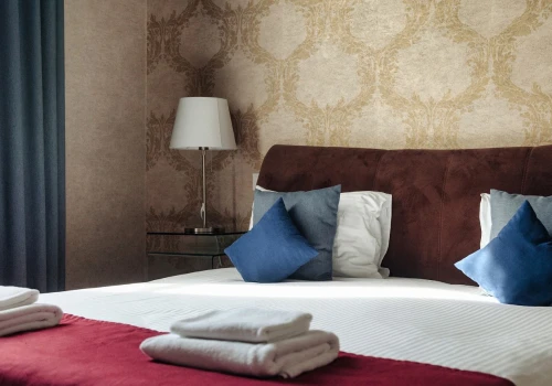 Dlaczego na łóżku w hotelu leży 