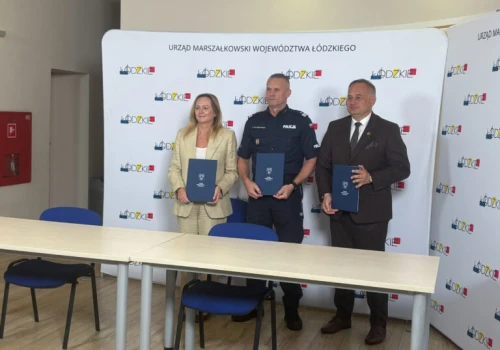 Nowi „funkcjonariusze” w łódzkiej policji. Do służby trafią psy i konie