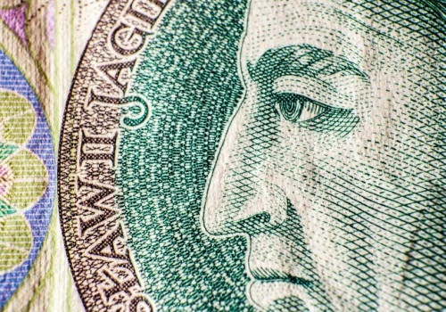 Złoty spycha kurs euro do kluczowej granicy. Dolar zamarł przed odczytem z USA